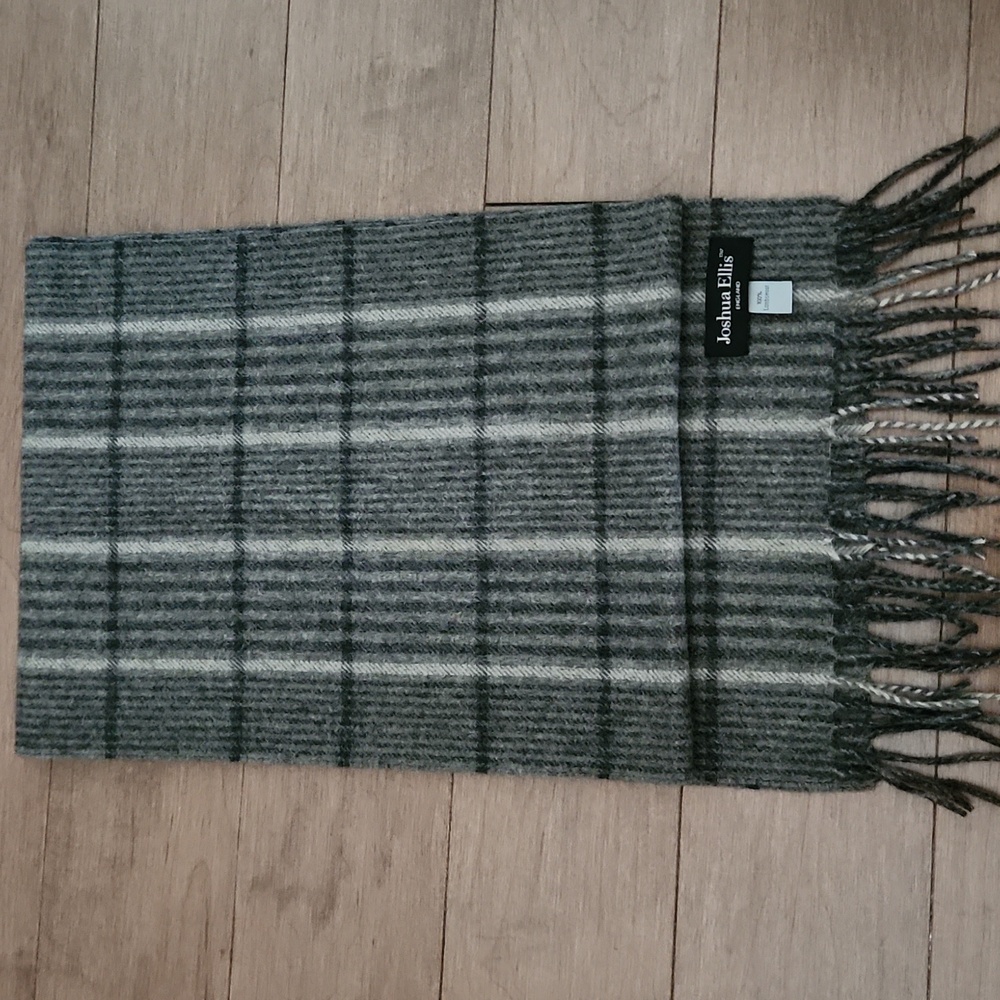 Joshua Ellis England Lambwool Grey Plaid Wool Classic Scarf / New Without Tag